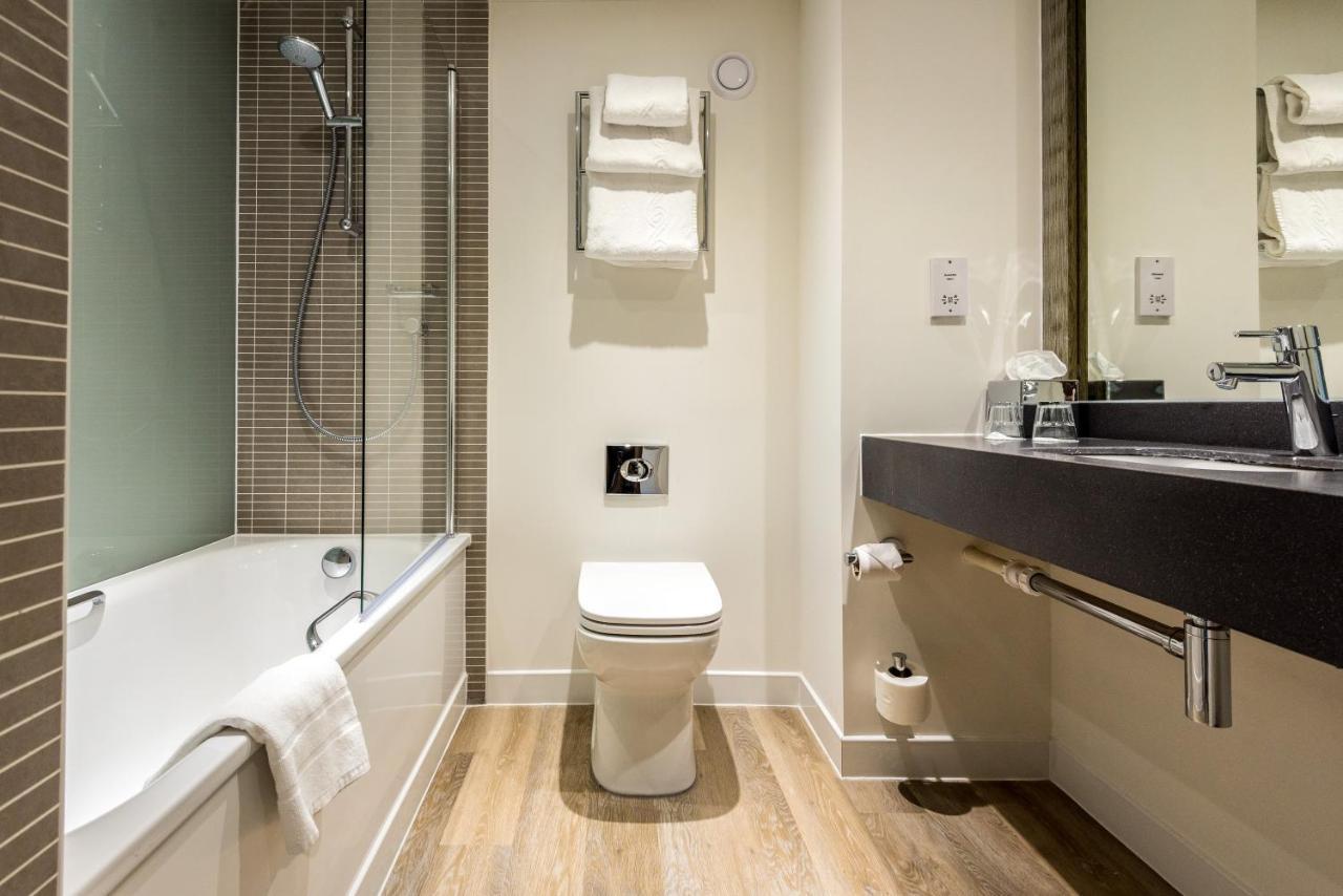 Holiday Inn Warrington By Ihg Εξωτερικό φωτογραφία