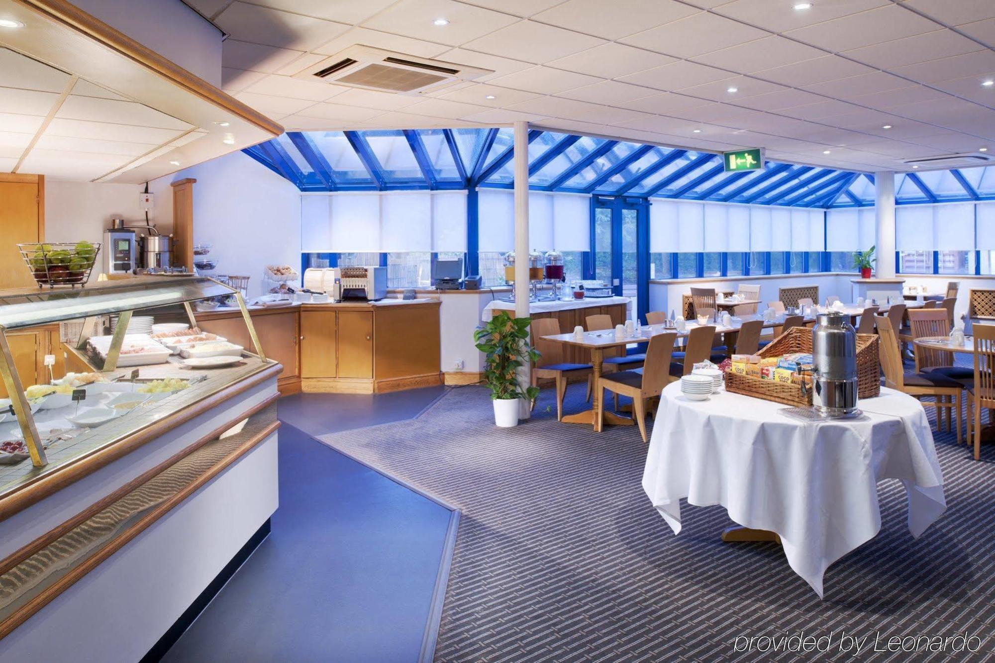 Holiday Inn Warrington By Ihg Εξωτερικό φωτογραφία