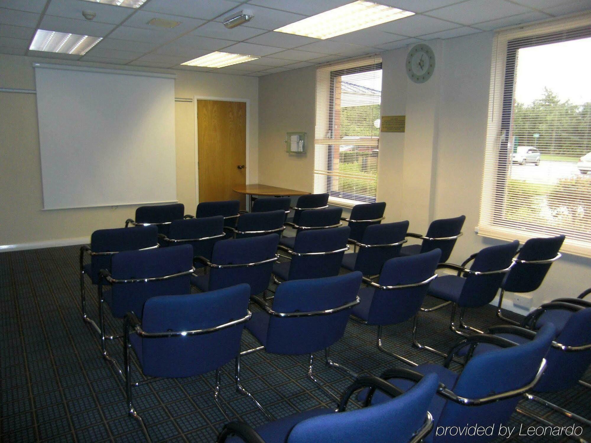 Holiday Inn Warrington By Ihg Ανέσεις φωτογραφία