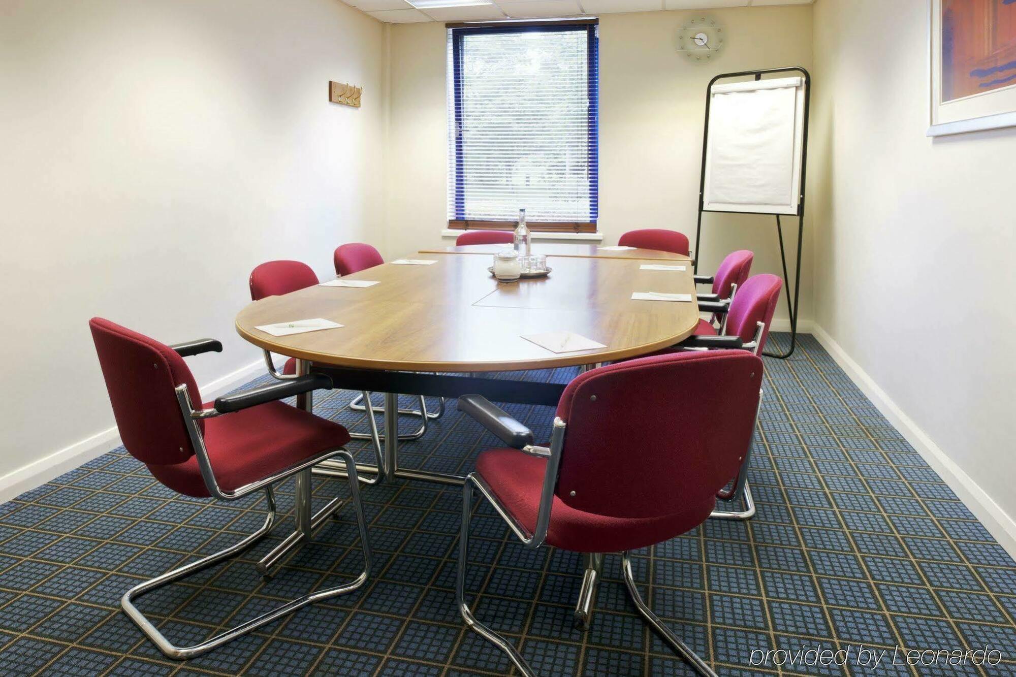 Holiday Inn Warrington By Ihg Ανέσεις φωτογραφία
